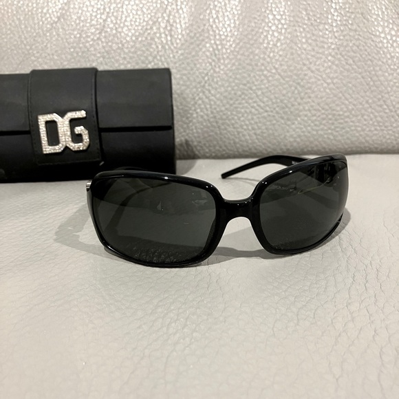 Dolce & Gabbana sunglasses - Picture 1 of 3